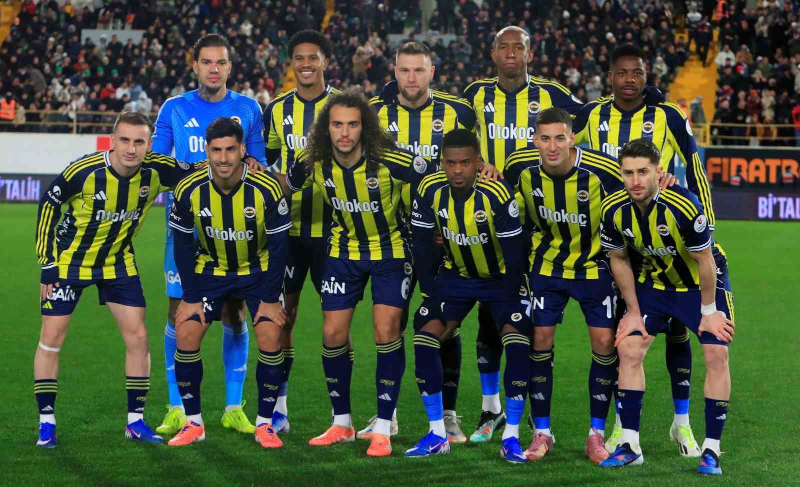Trendyol Süper Lig: Corendon Alanyaspor: 2 - Fenerbahçe: 1 (Maç devam ediyor)