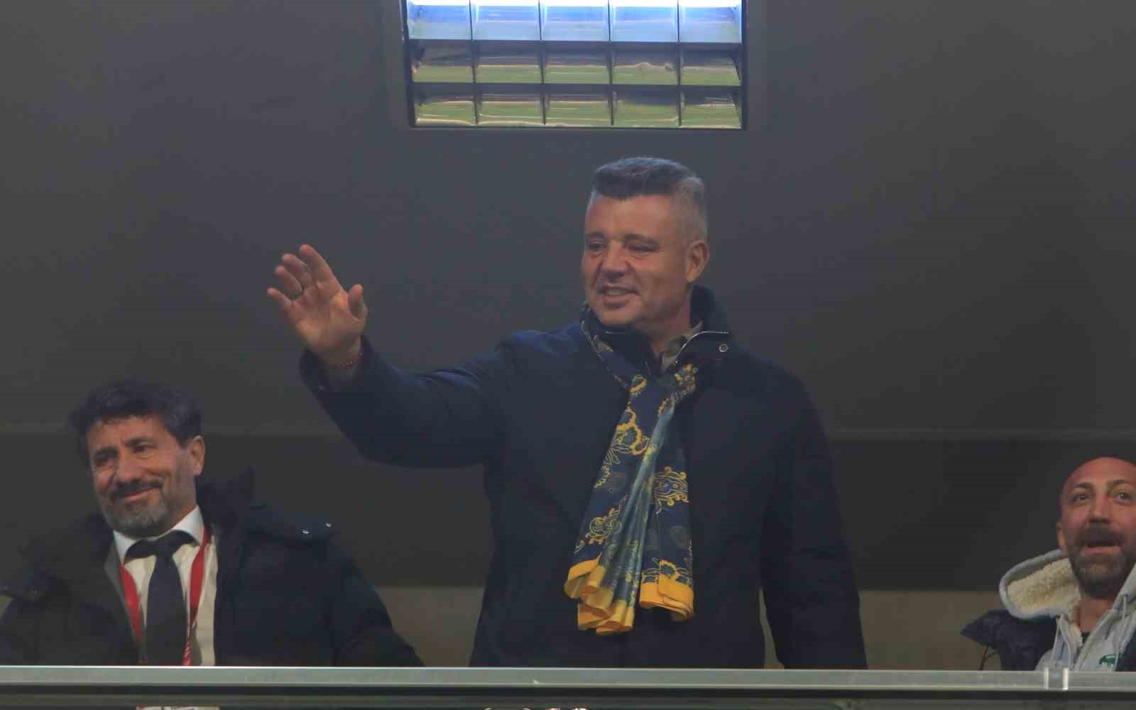 Trendyol Süper Lig: Corendon Alanyaspor: 2 - Fenerbahçe: 1 (Maç devam ediyor)