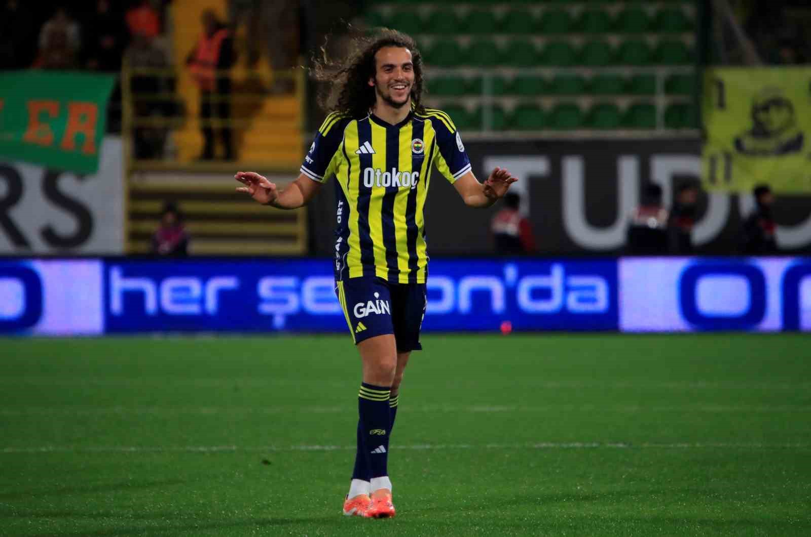 Trendyol Süper Lig: Corendon Alanyaspor: 2 - Fenerbahçe: 1 (Maç devam ediyor)
