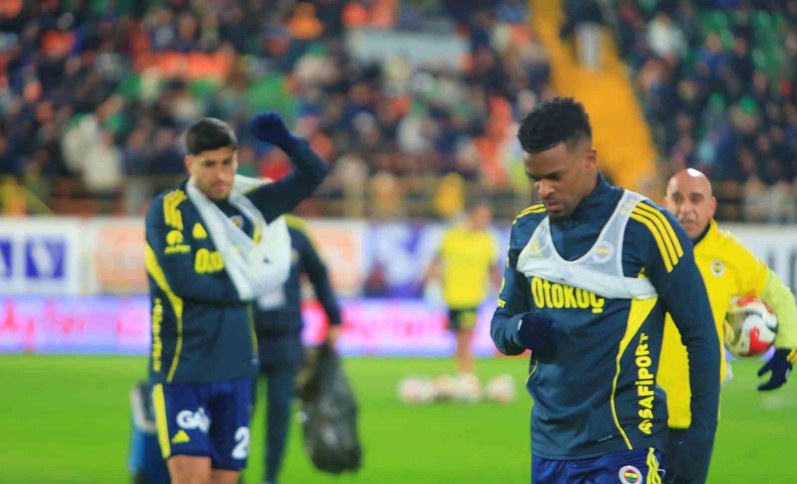 Trendyol Süper Lig: Corendon Alanyaspor: 2 - Fenerbahçe: 1 (Maç devam ediyor)