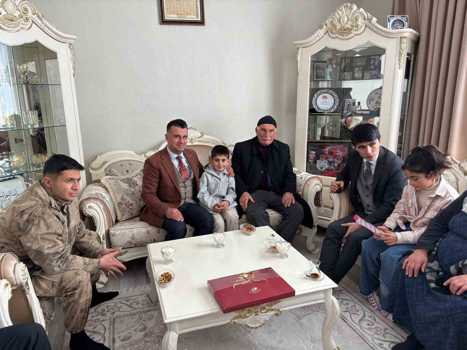 Şehitlerin emanetlerine ilk karnede anlamlı dokunuş