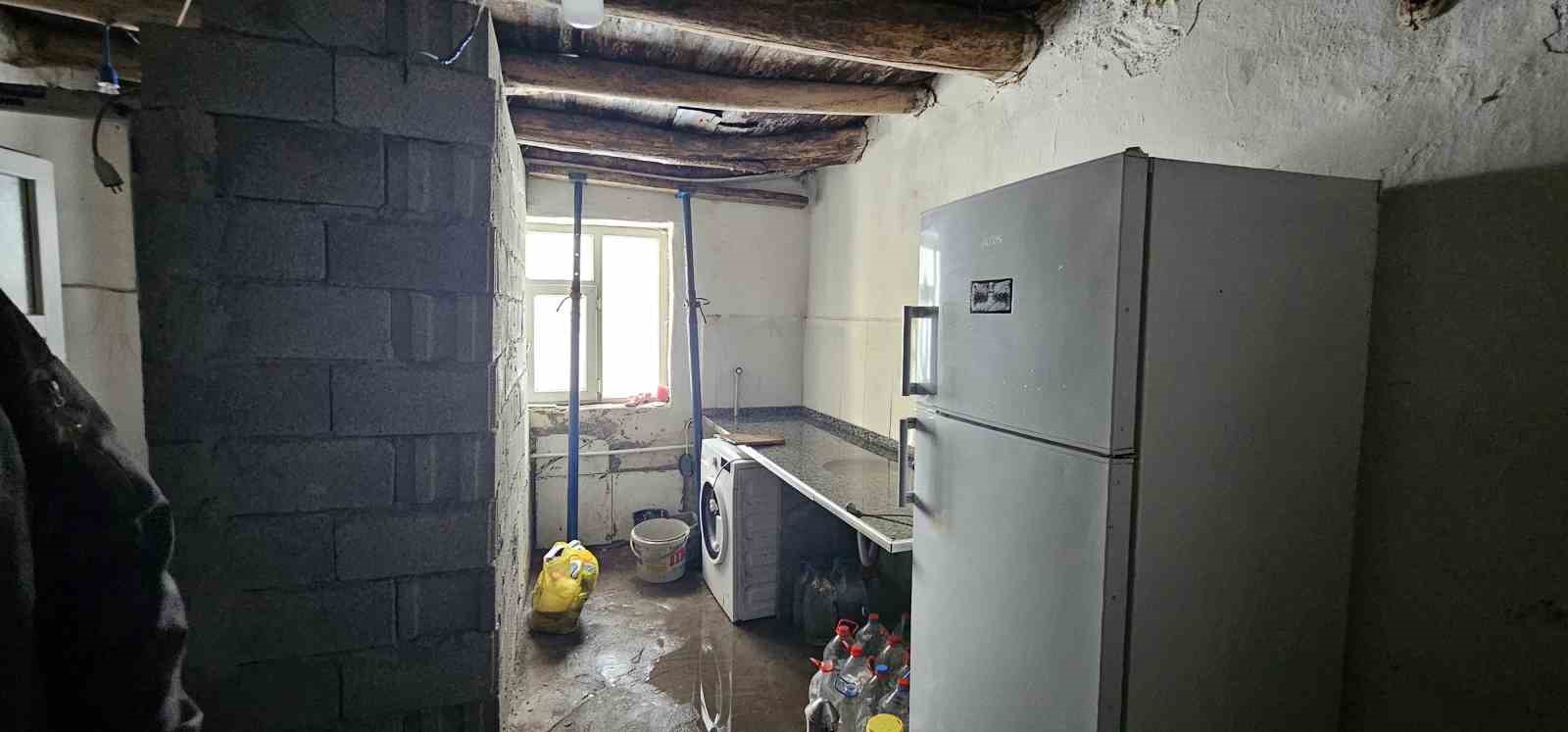 Hasköy’de 4 çocuklu anneye belediye ve kaymakamlık desteği