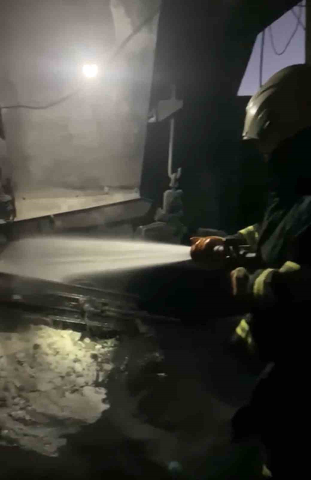 Mardin’de kireç fabrikasında çıkan yangın söndürüldü