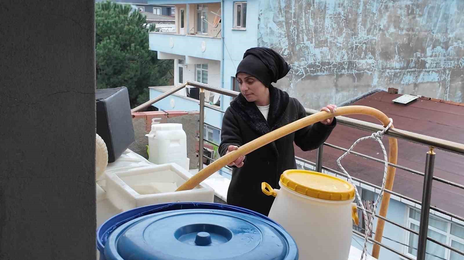 Sultanbeyli’de evi terk eden kocanın 2 çocuklu aileyi elektriksiz ve susuz bıraktığı iddia edildi