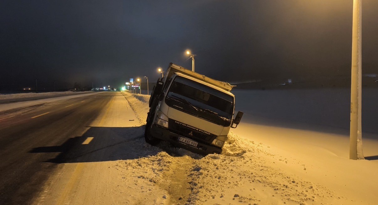 Tatvan-Bitlis karayolunda trafik kazası: 1 yaralı
