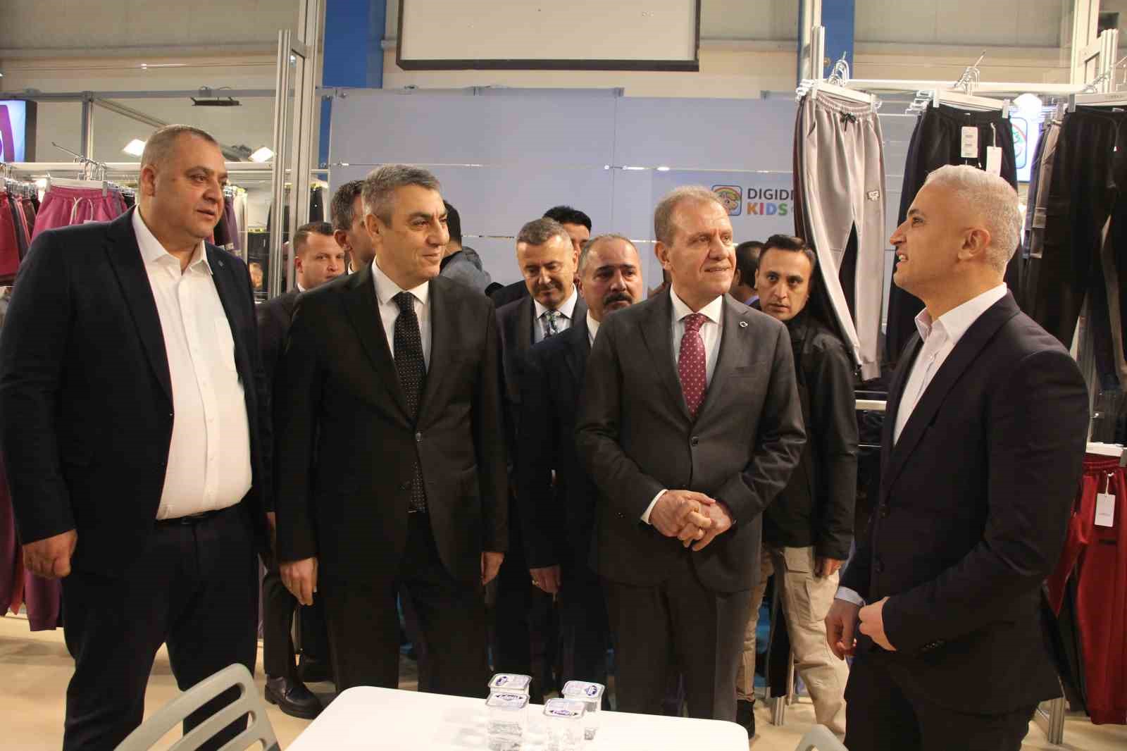 Mersin’de tekstil sektörü Akdeniz Tekstil Fuarı’nda buluştu