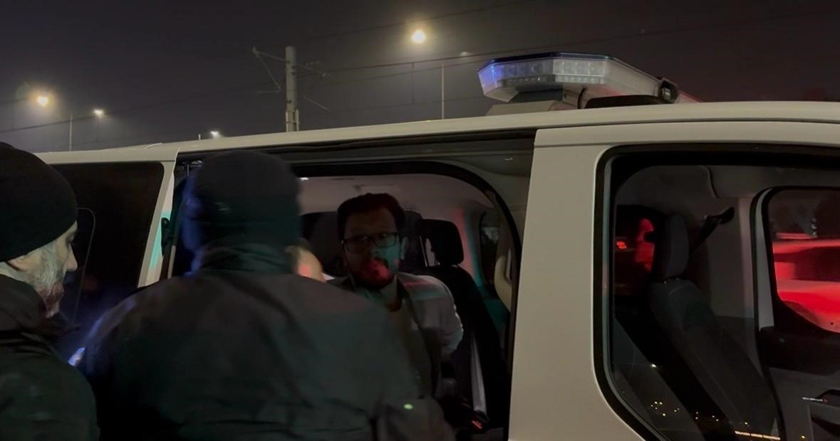 Polise çarpıp kaçtıktan sonra olay yerinde yakalanan şahıs tutuklandı