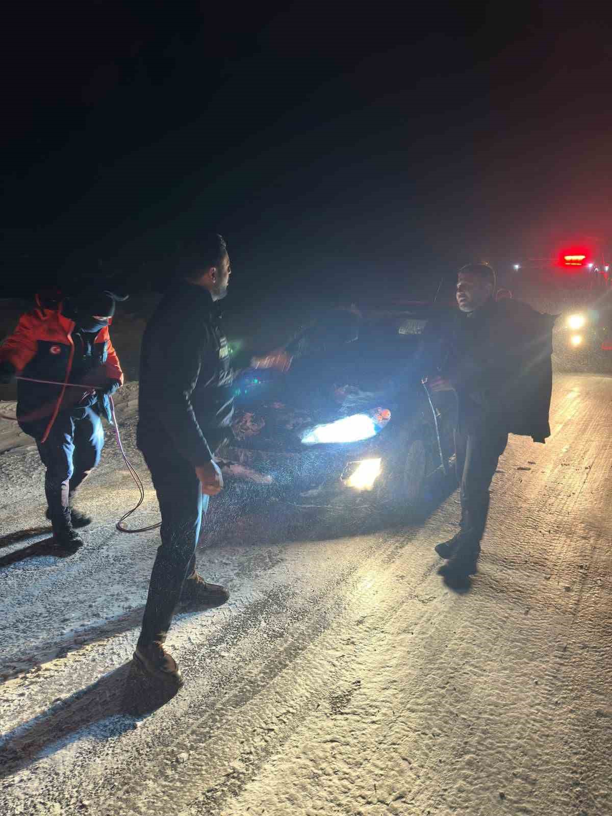 Kars’ta 200 köy yolu ulaşıma kapandı