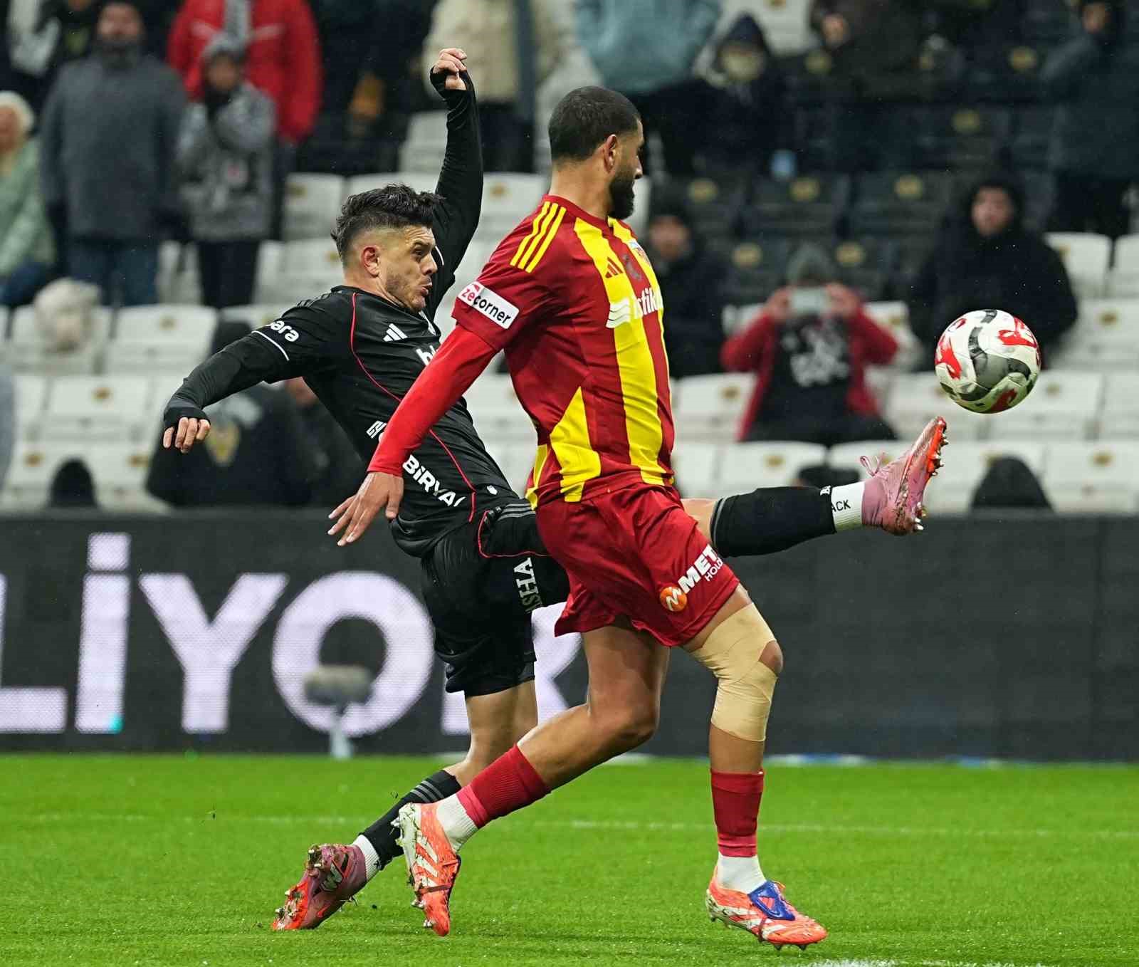 Trendyol Süper Lig: Beşiktaş: 0 - Kayserispor: 0 (İlk yarı)