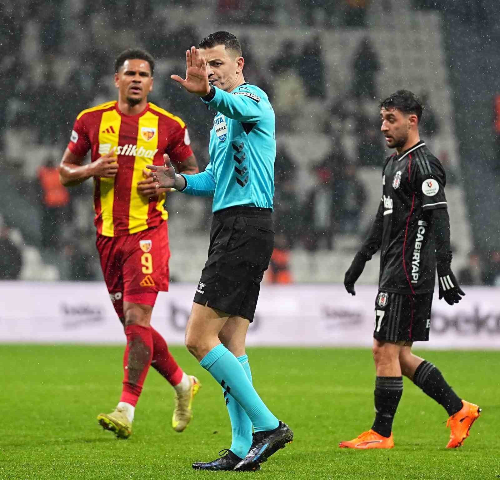Trendyol Süper Lig: Beşiktaş: 0 - Kayserispor: 0 (İlk yarı)