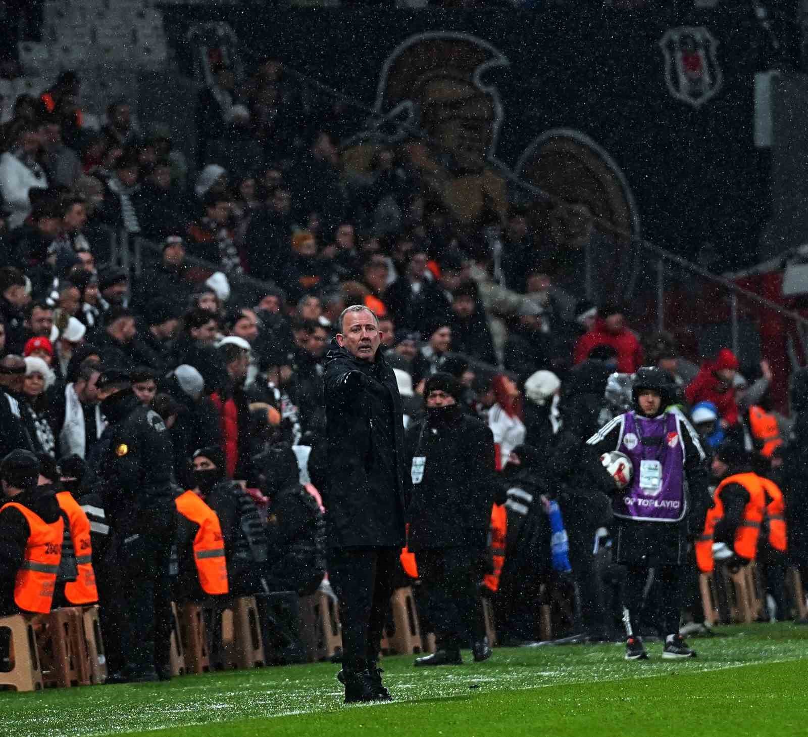 Trendyol Süper Lig: Beşiktaş: 0 - Kayserispor: 0 (İlk yarı)