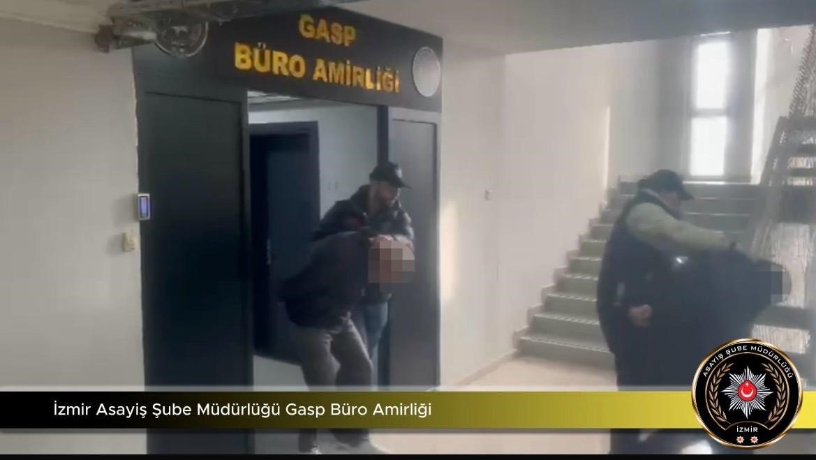 İzmir’de para nakil aracını soyan çete çökertildi: 9 şüpheli tutuklandı