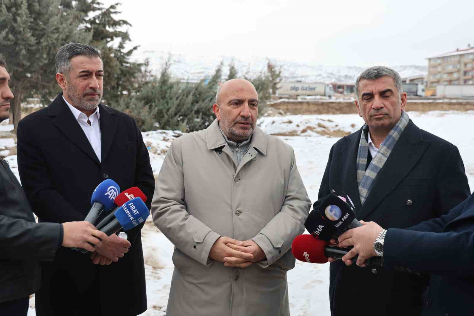 Elazığ’da siyasiler, yeni hastane için tek yumruk oldu