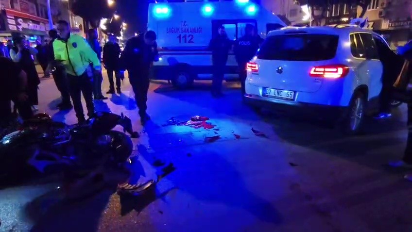 Kaskını kız arkadaşına verdiği feci kazada hayatını kaybetti