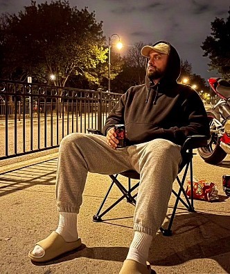 Kaskını kız arkadaşına verdiği feci kazada hayatını kaybetti