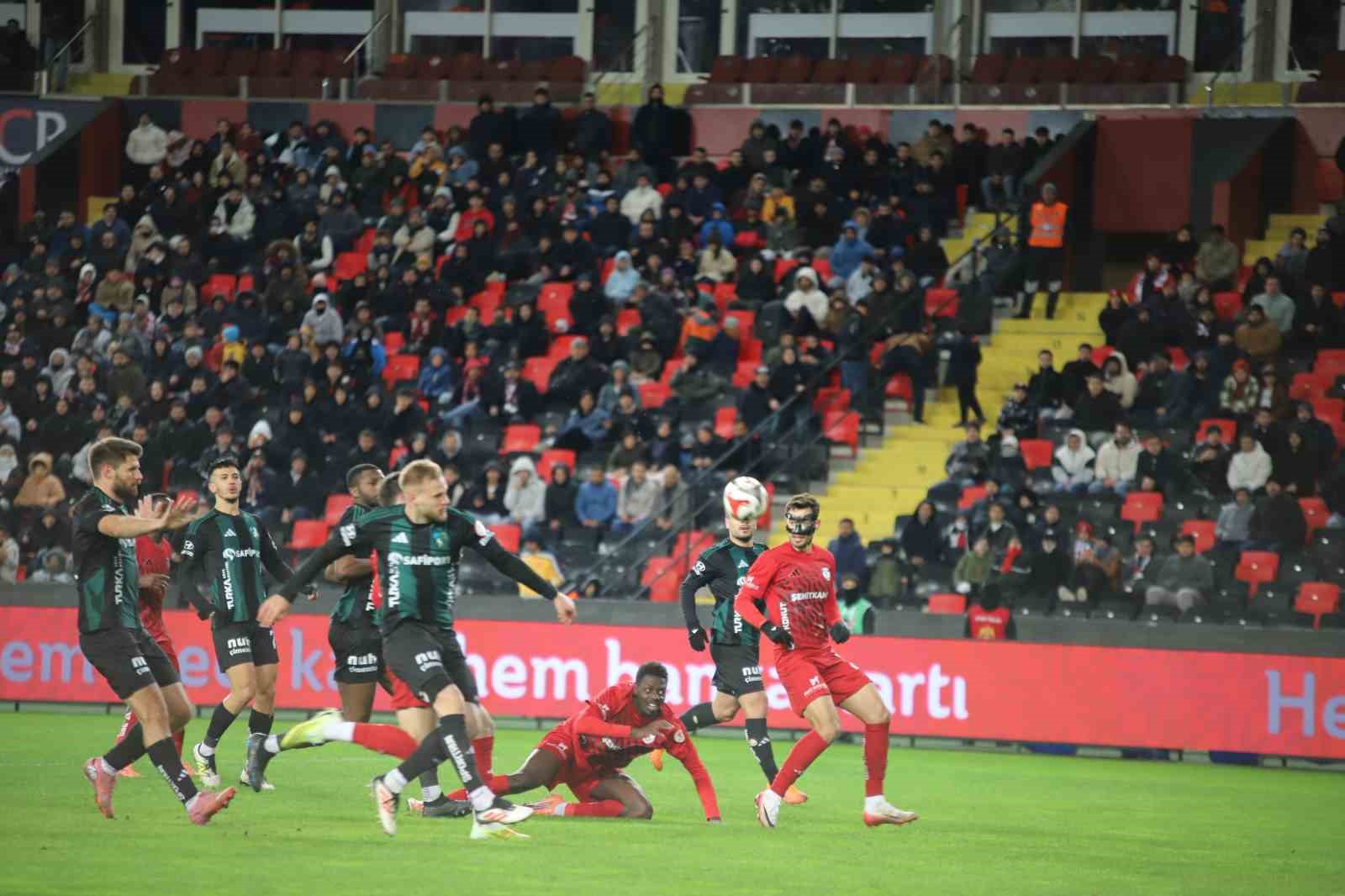 Ziraat Türkiye Kupası: Gaziantep FK: 0 - Kocaelispor: 0 (İlk yarı)