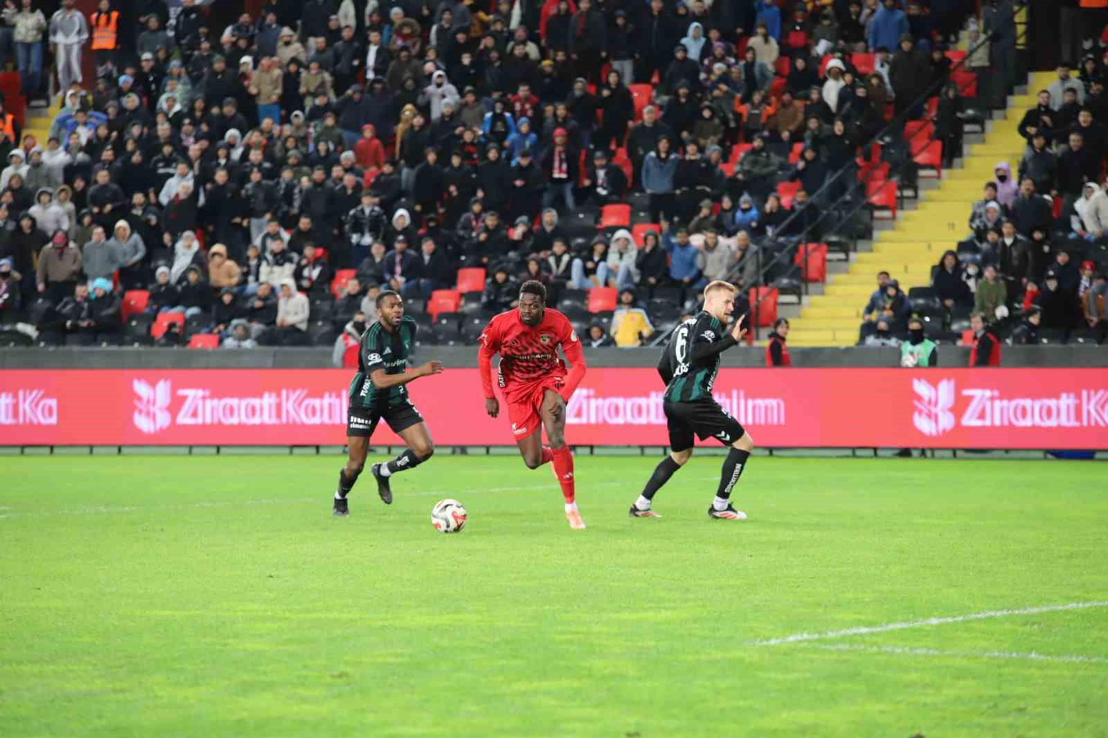 Ziraat Türkiye Kupası: Gaziantep FK: 0 - Kocaelispor: 0 (İlk yarı)