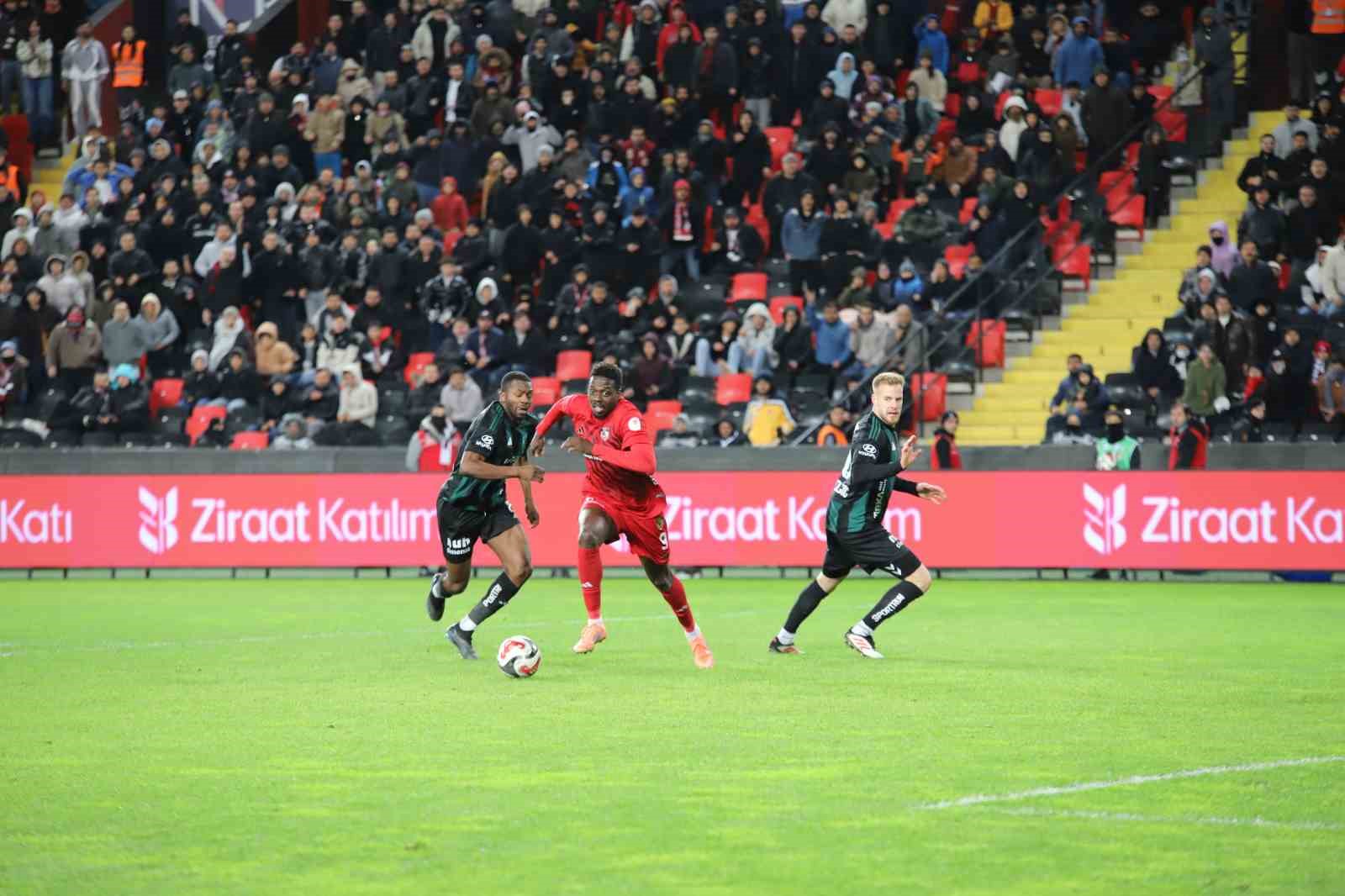Ziraat Türkiye Kupası: Gaziantep FK: 0 - Kocaelispor: 0 (İlk yarı)