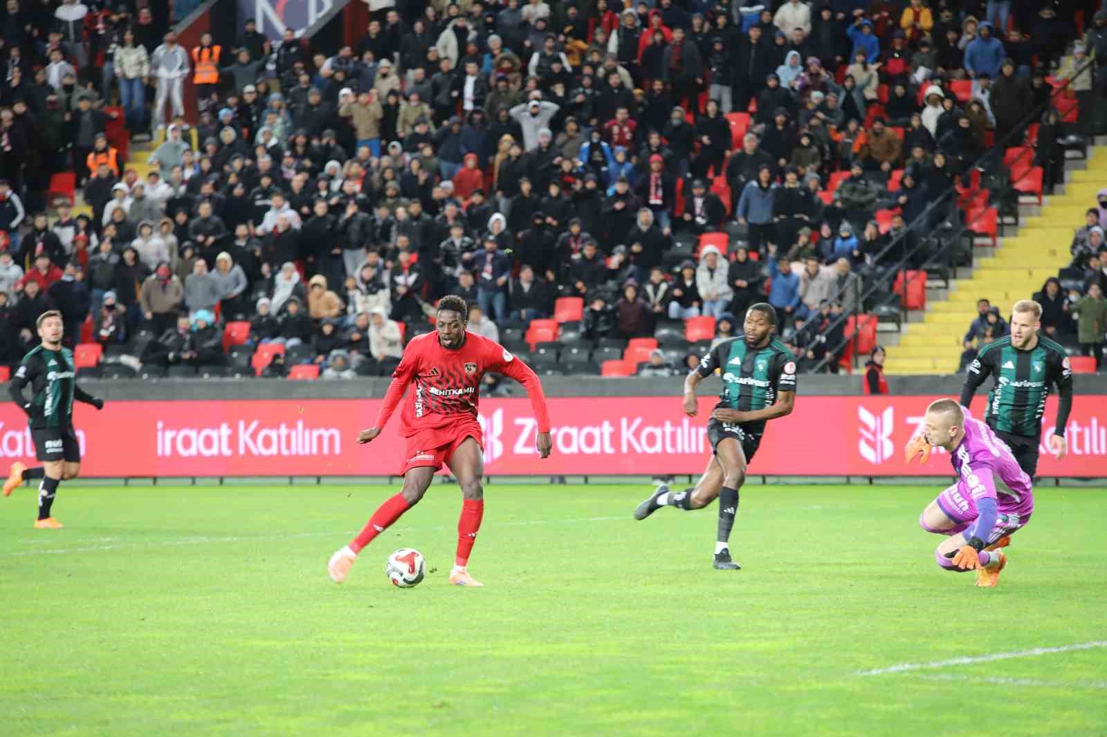 Ziraat Türkiye Kupası: Gaziantep FK: 0 - Kocaelispor: 0 (İlk yarı)
