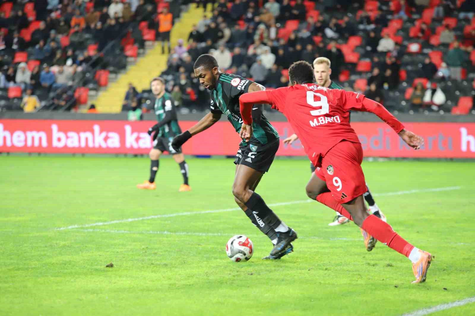 Ziraat Türkiye Kupası: Gaziantep FK: 0 - Kocaelispor: 0 (İlk yarı)