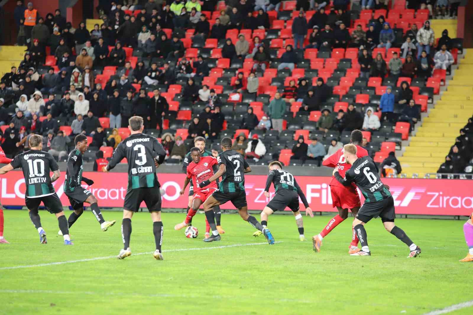 Ziraat Türkiye Kupası: Gaziantep FK: 0 - Kocaelispor: 0 (İlk yarı)