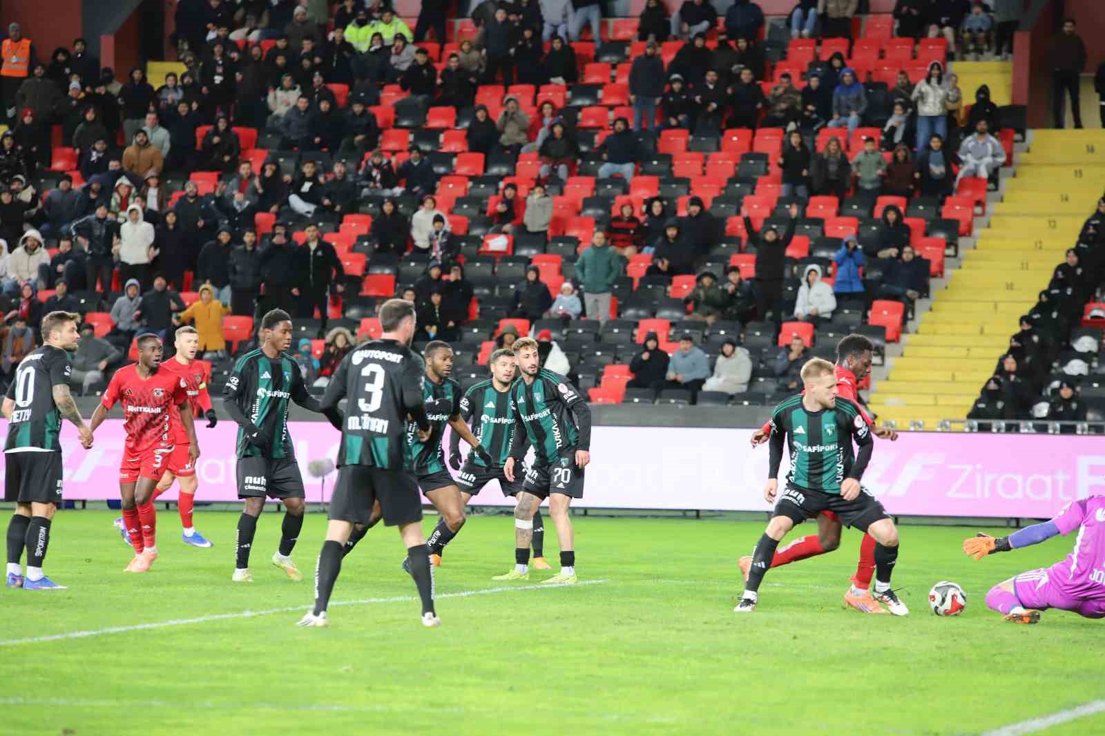 Ziraat Türkiye Kupası: Gaziantep FK: 0 - Kocaelispor: 0 (İlk yarı)