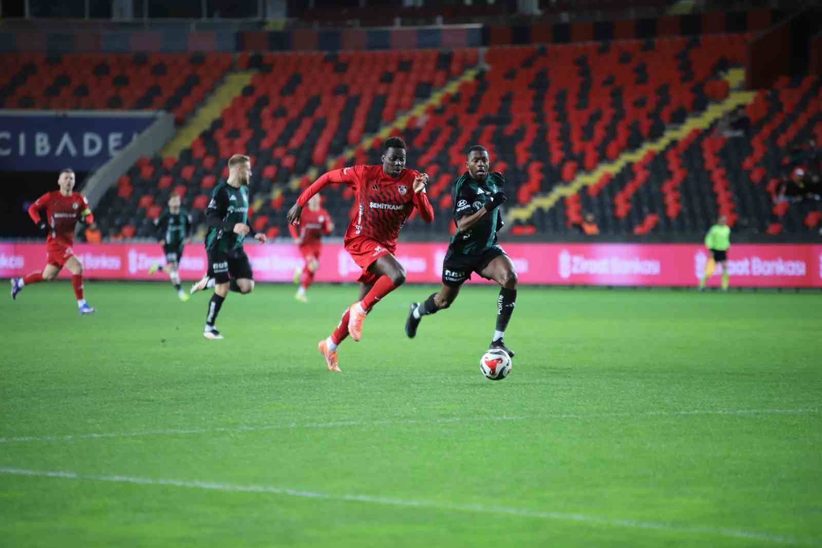Ziraat Türkiye Kupası: Gaziantep FK: 0 - Kocaelispor: 0 (İlk yarı)