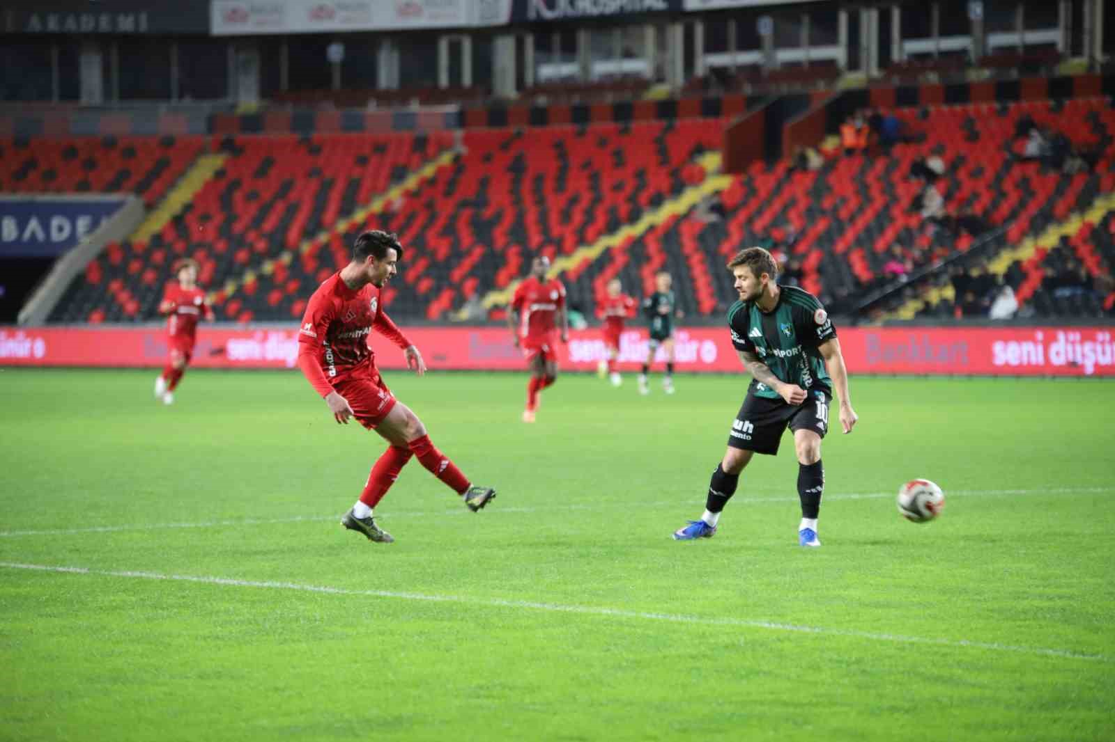 Ziraat Türkiye Kupası: Gaziantep FK: 0 - Kocaelispor: 0 (İlk yarı)