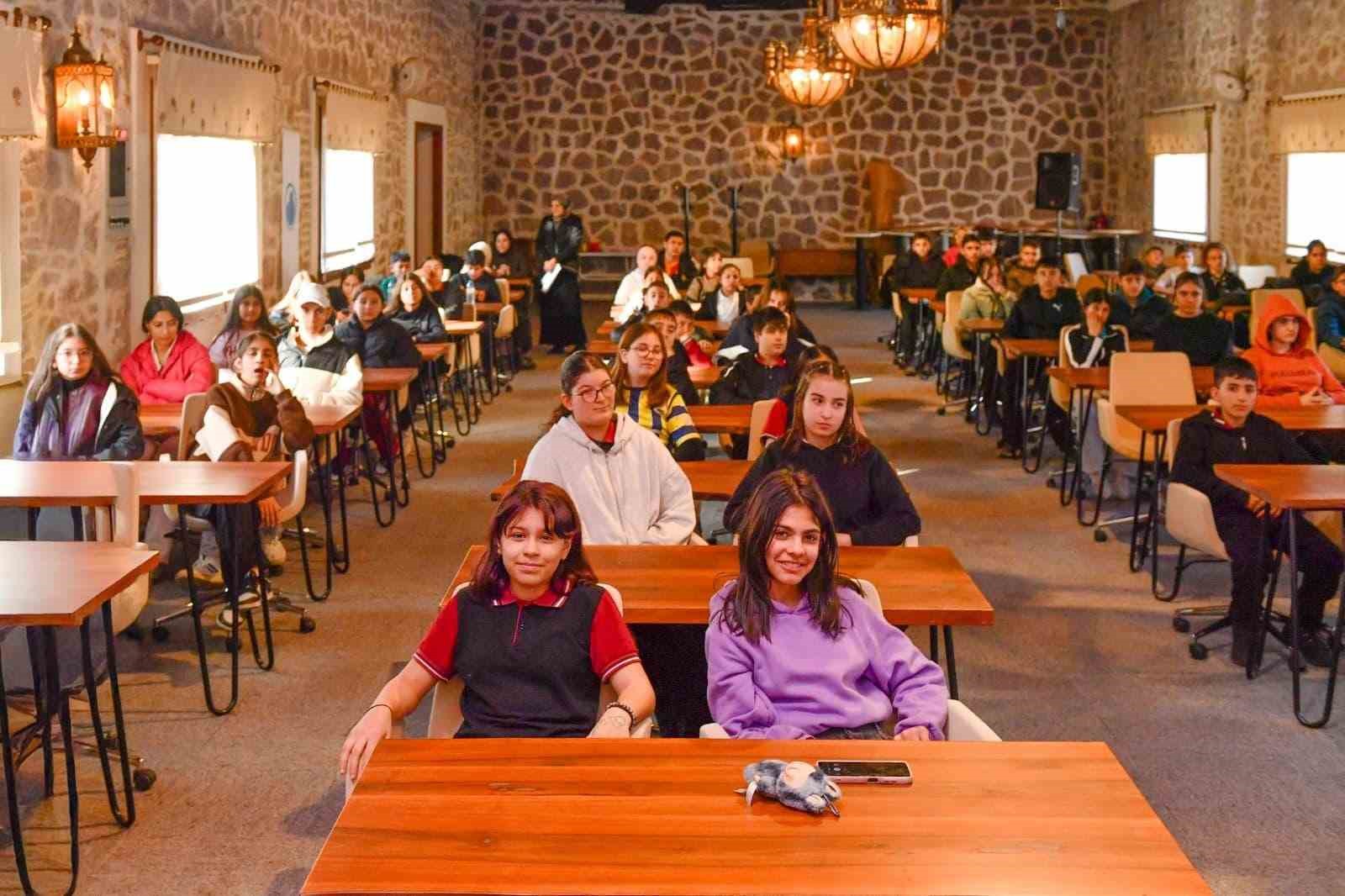 Altındağlı gençlere kariyer semineri