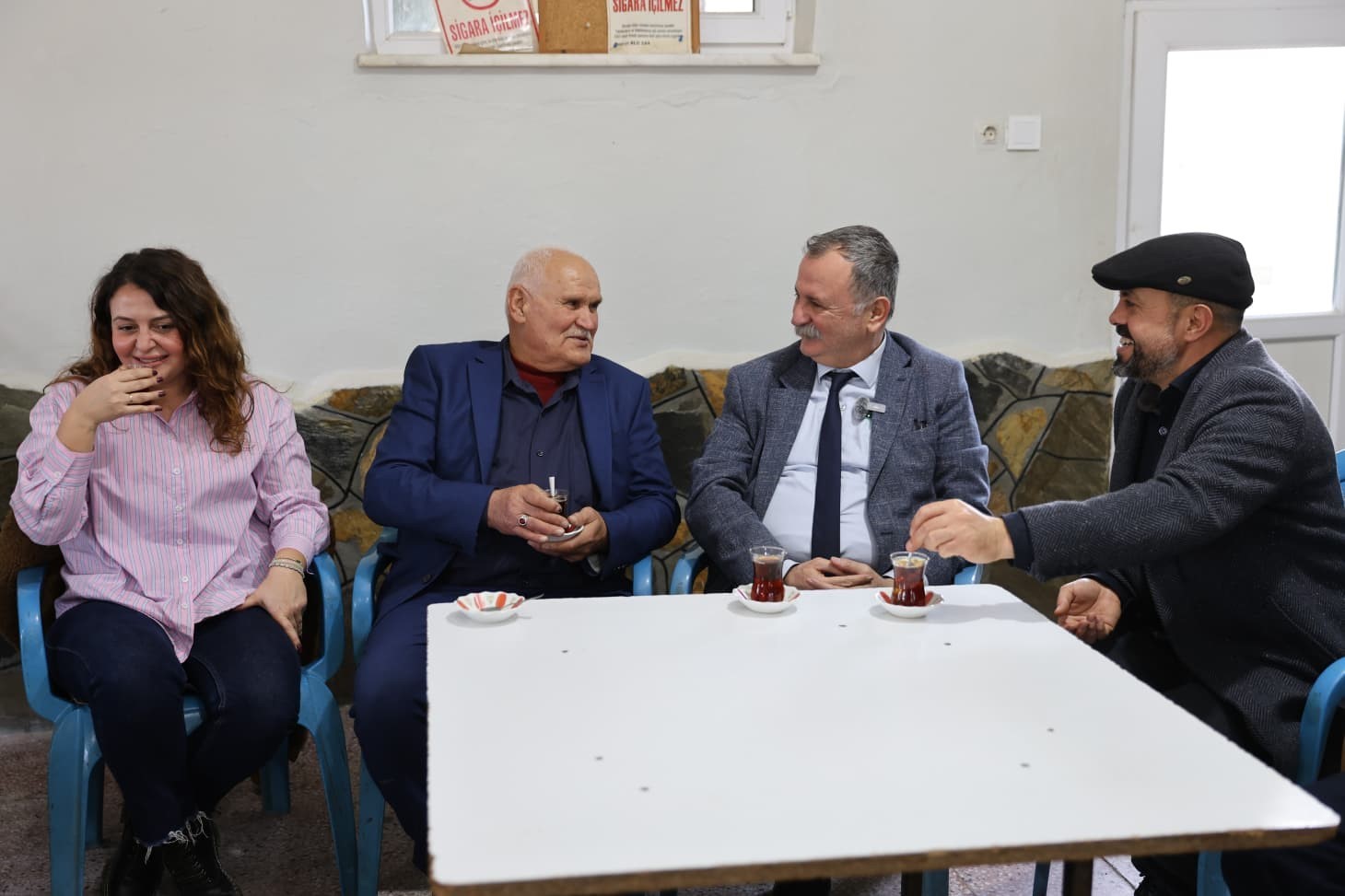 Başkan Balaban maç yapan çocukların eğlencesine ortak oldu