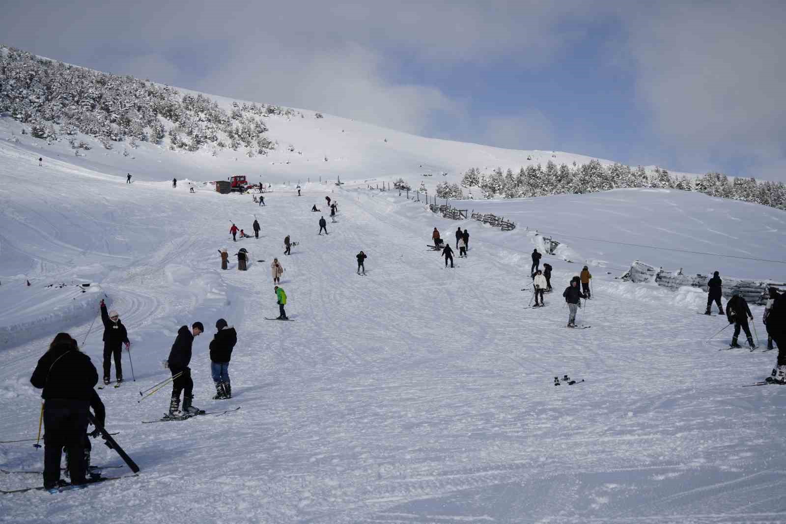 Zigana Kayak Merkezi’nde sömestr tatiliyle birlikte yoğunluk yaşandı
