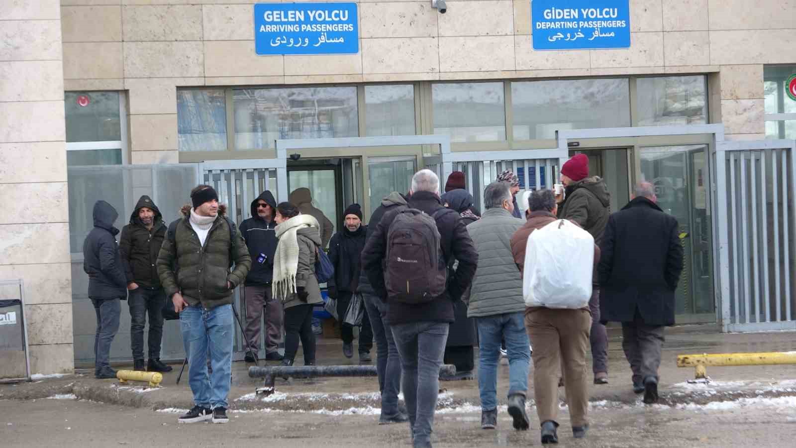 İranlı turistler ölü sayısının resmi rakamların üzerinde olabileceğini söyledi
