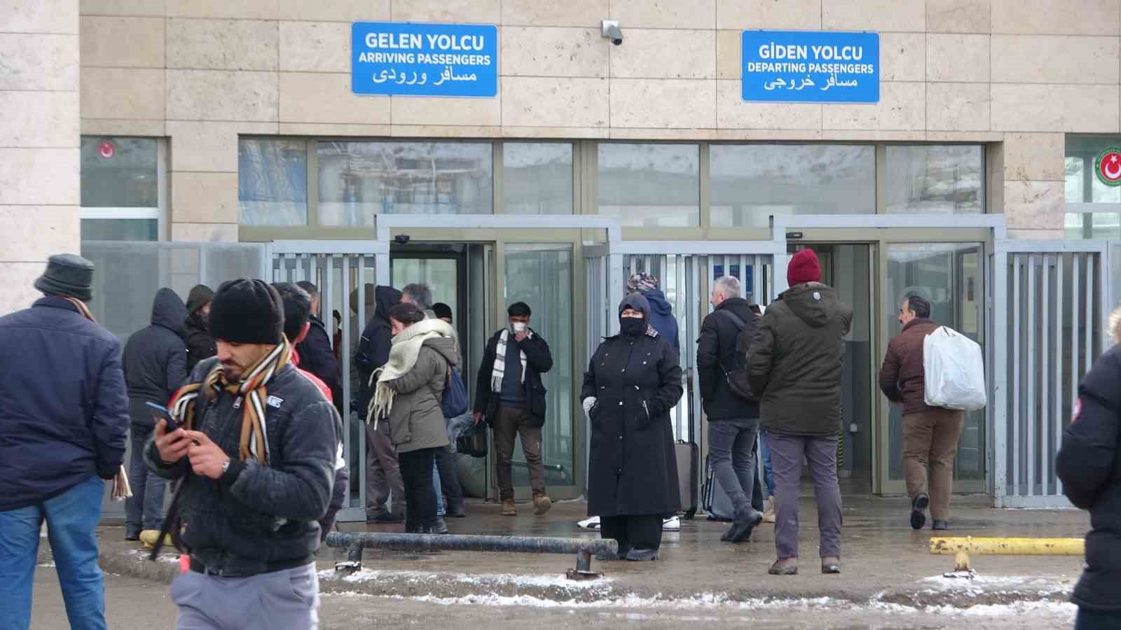 İranlı turistler ölü sayısının resmi rakamların üzerinde olabileceğini söyledi