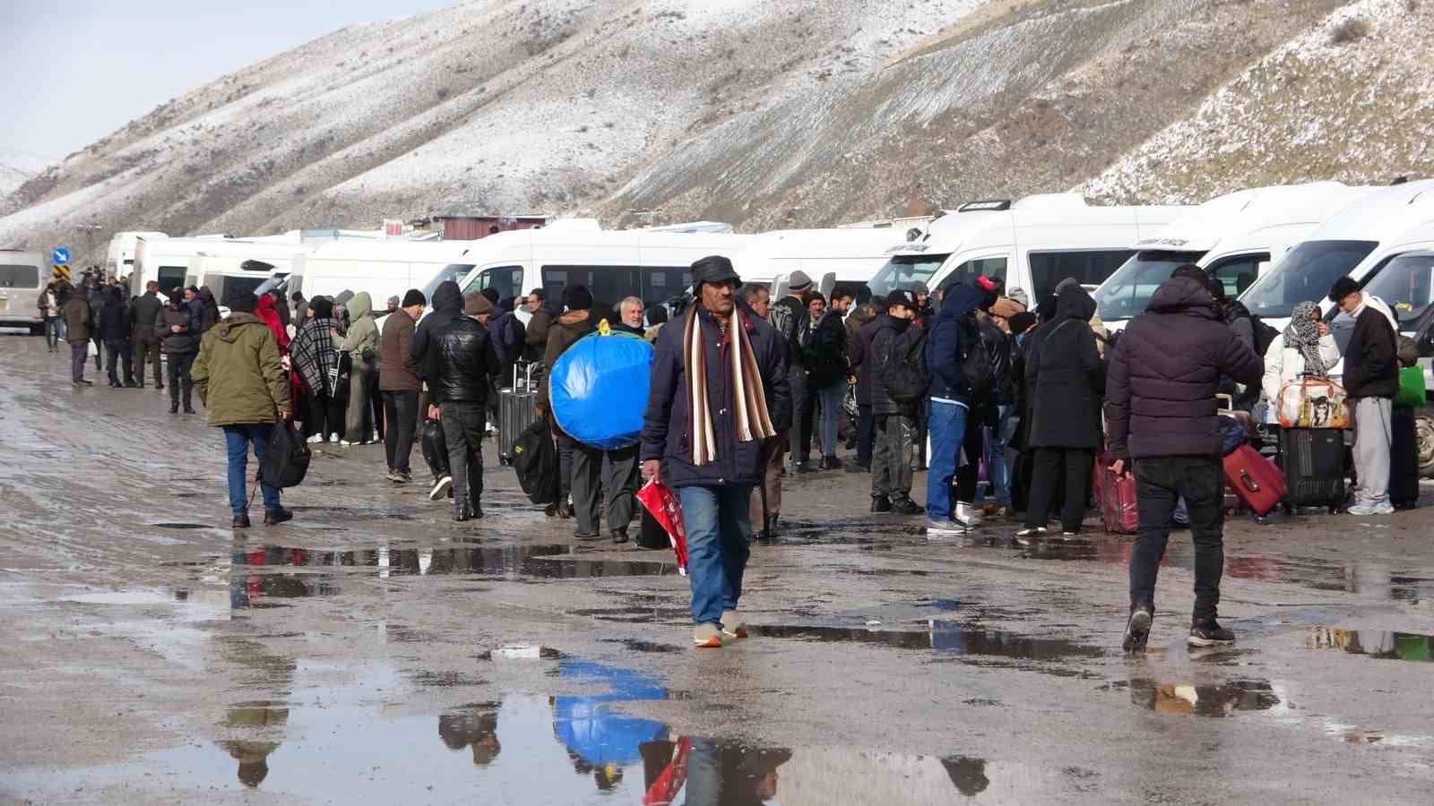 İranlı turistler ölü sayısının resmi rakamların üzerinde olabileceğini söyledi