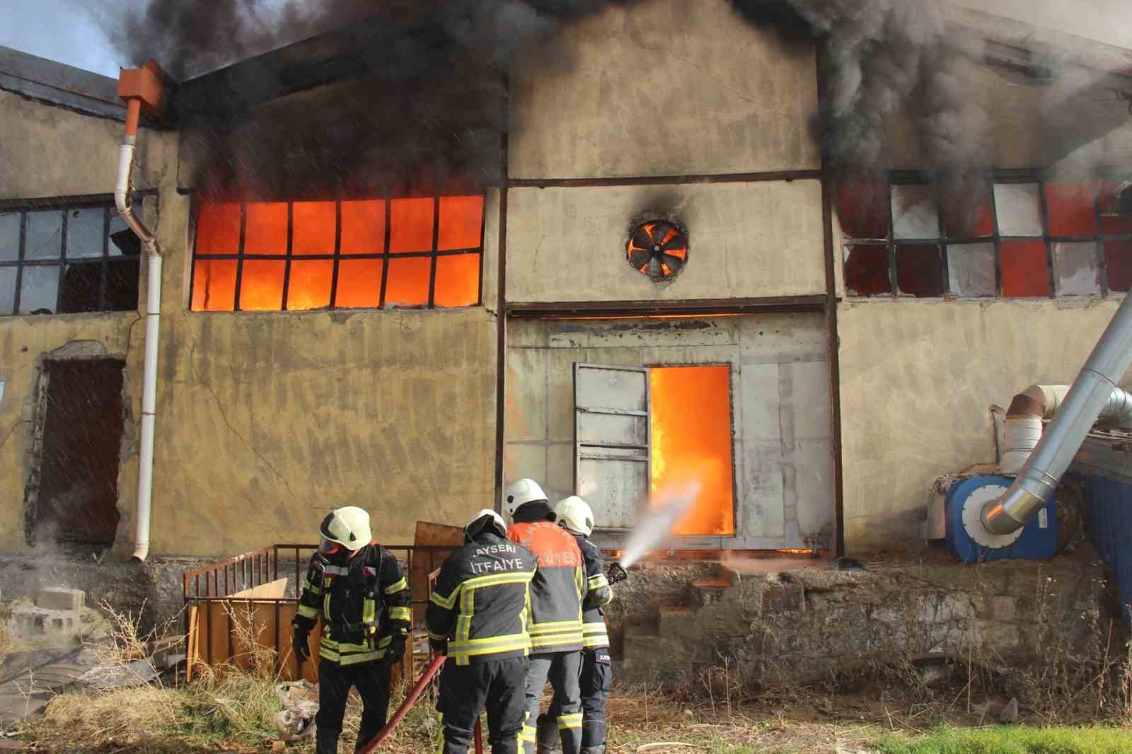 Kayseri İtfaiyesi 2025 yılında 11 bin olaya müdahale etti