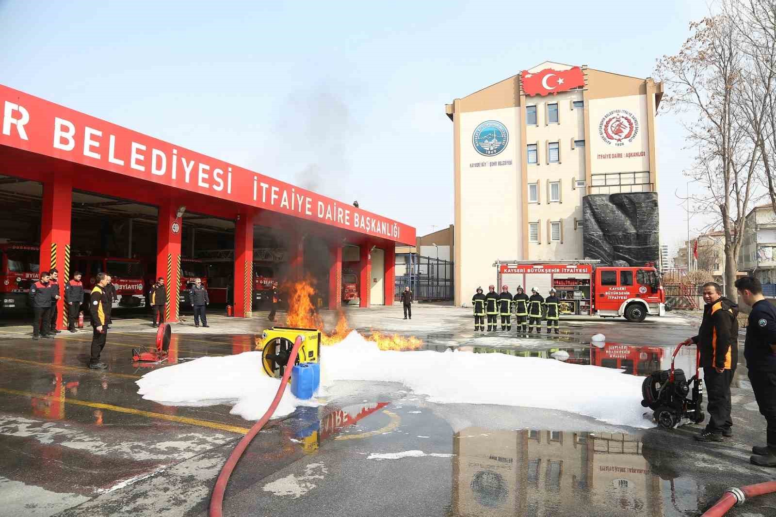 Kayseri İtfaiyesi 2025 yılında 11 bin olaya müdahale etti