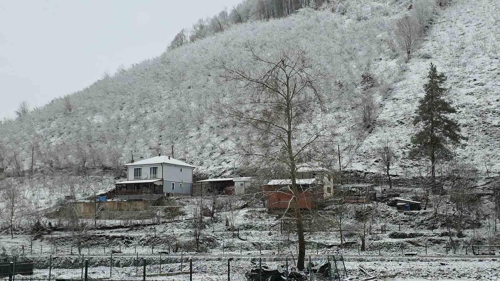 Fındıklıaksu köyünde heyelanların ardı arkası kesilmiyor