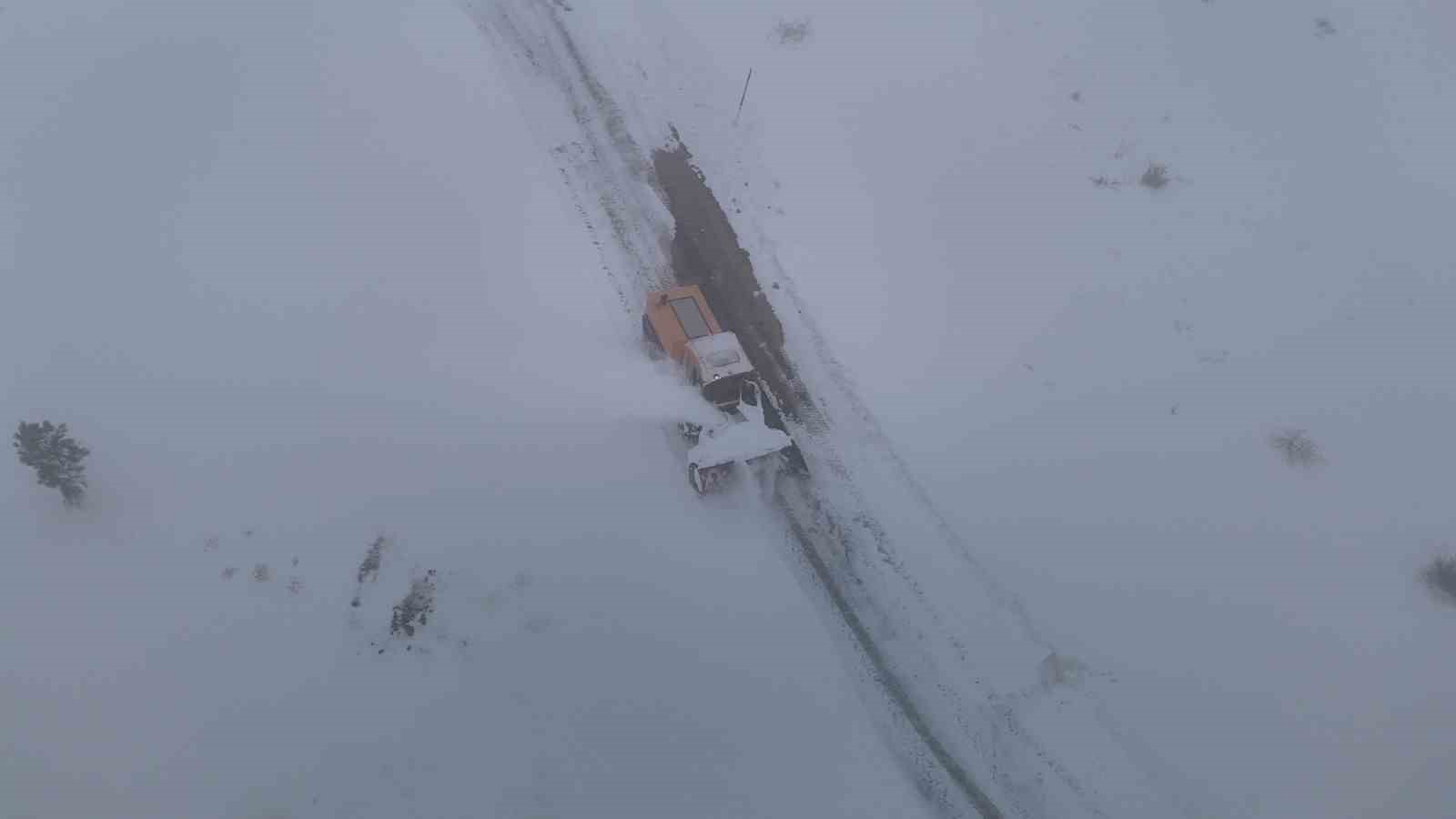 Elazığ’da 130 köy yolu açıldı,  207’sinde çalışmalar sürüyor