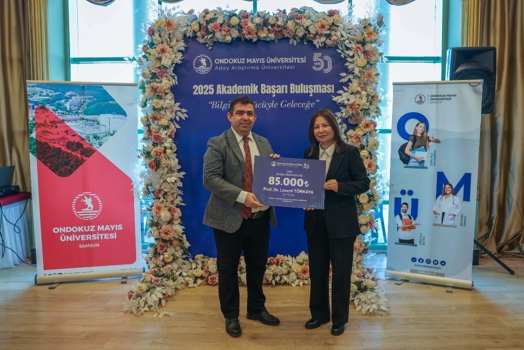 OMÜ’de 2025 yılının öne çıkan akademik başarıları ödüllendirildi
