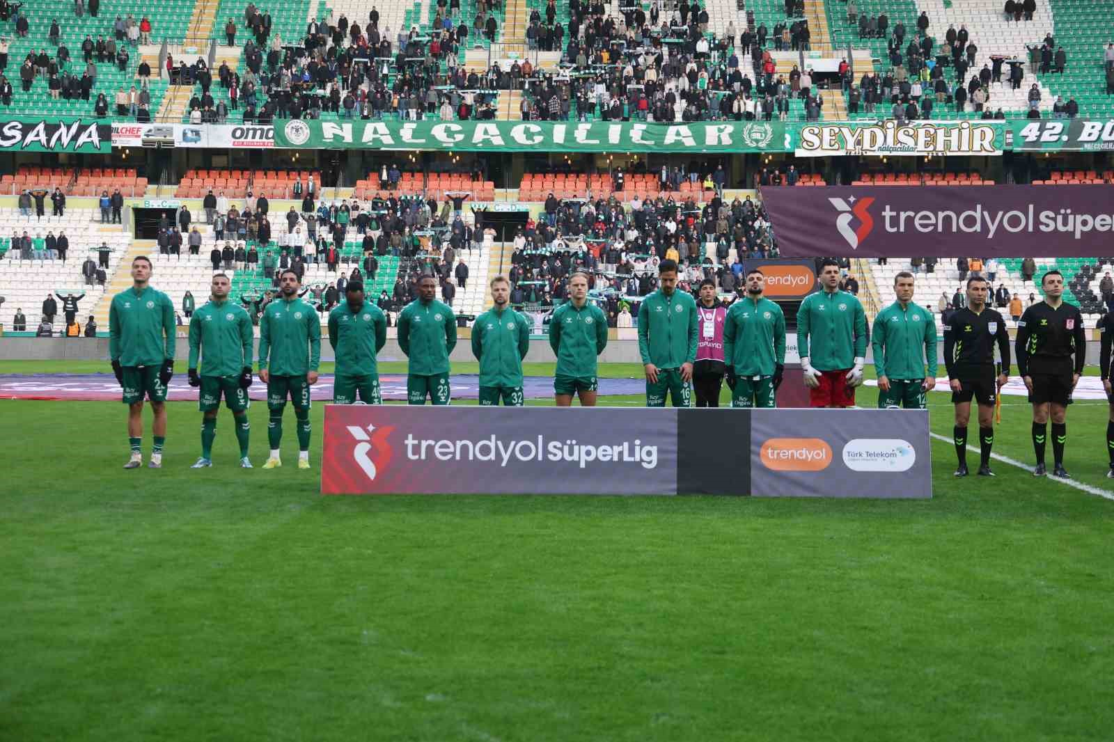 Trendyol Süper Lig: Konyaspor: 0 - Eyüpspor: 0 (İlk yarı)