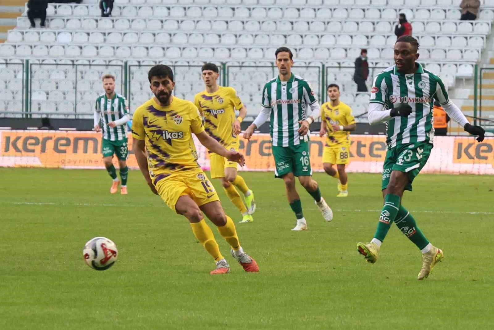 Trendyol Süper Lig: Konyaspor: 0 - Eyüpspor: 0 (İlk yarı)