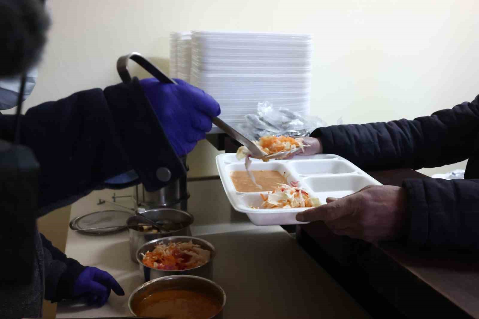 Soğuk havalarda evsizlere BİMEKAN hizmeti