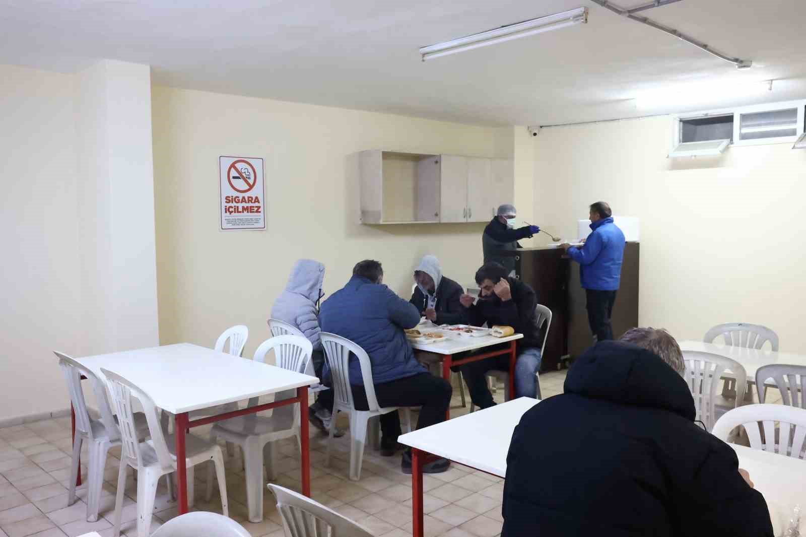 Soğuk havalarda evsizlere BİMEKAN hizmeti