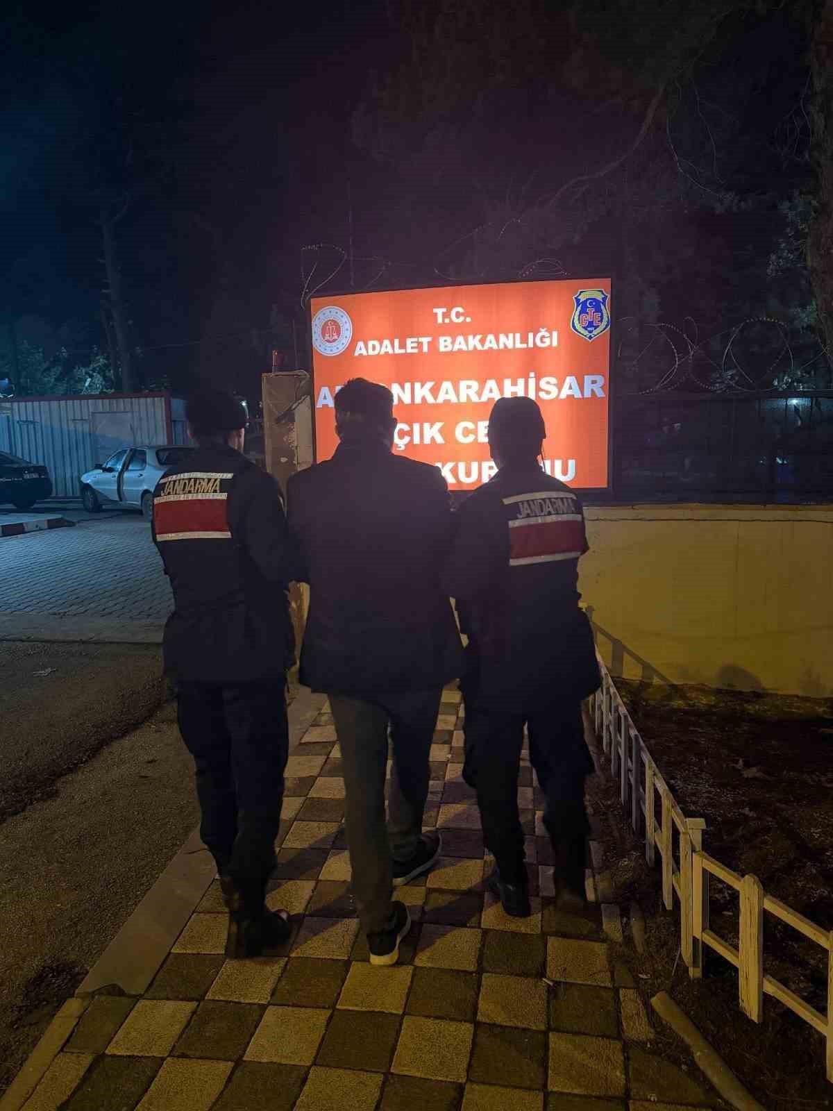 Donan şelale masalsı görüntü ortaya çıkardı