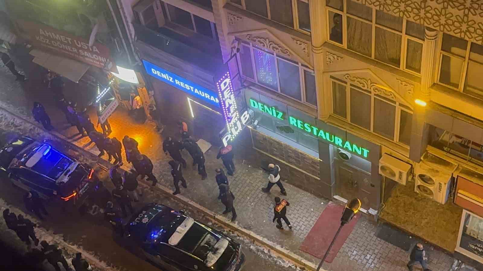 Elazığ’da eğlence mekanında bıçaklı ve sopalı kavga: 4 yaralı