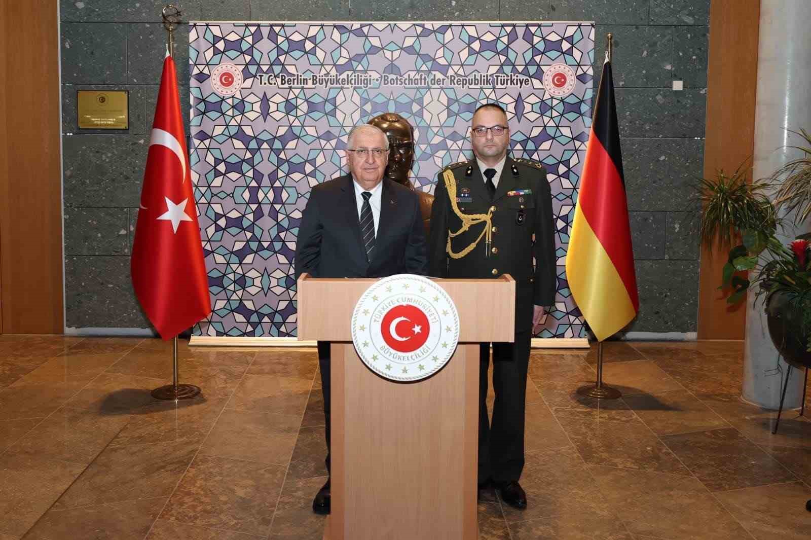 Milli Savunma Bakanı Güler, Türkiye’nin Berlin Büyükelçiliği’ni ziyaret etti