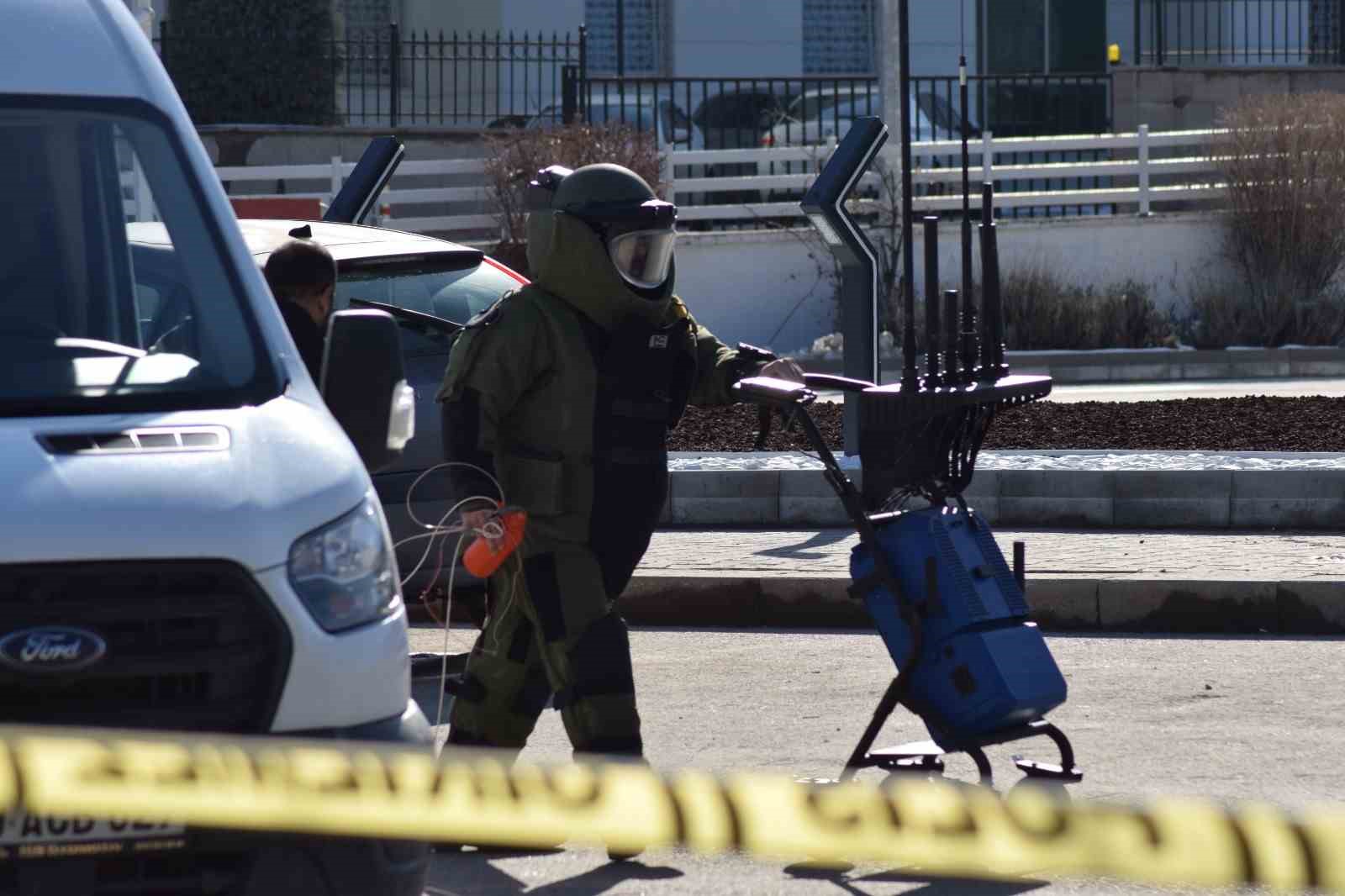 Karaman’da fünye ile patlatılan valiz boş çıktı