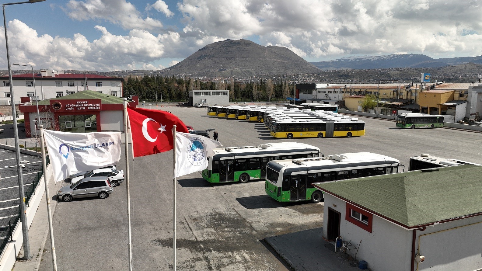Tramvay ve otobüsler, bir yılda 139 milyon yolcu taşıdı