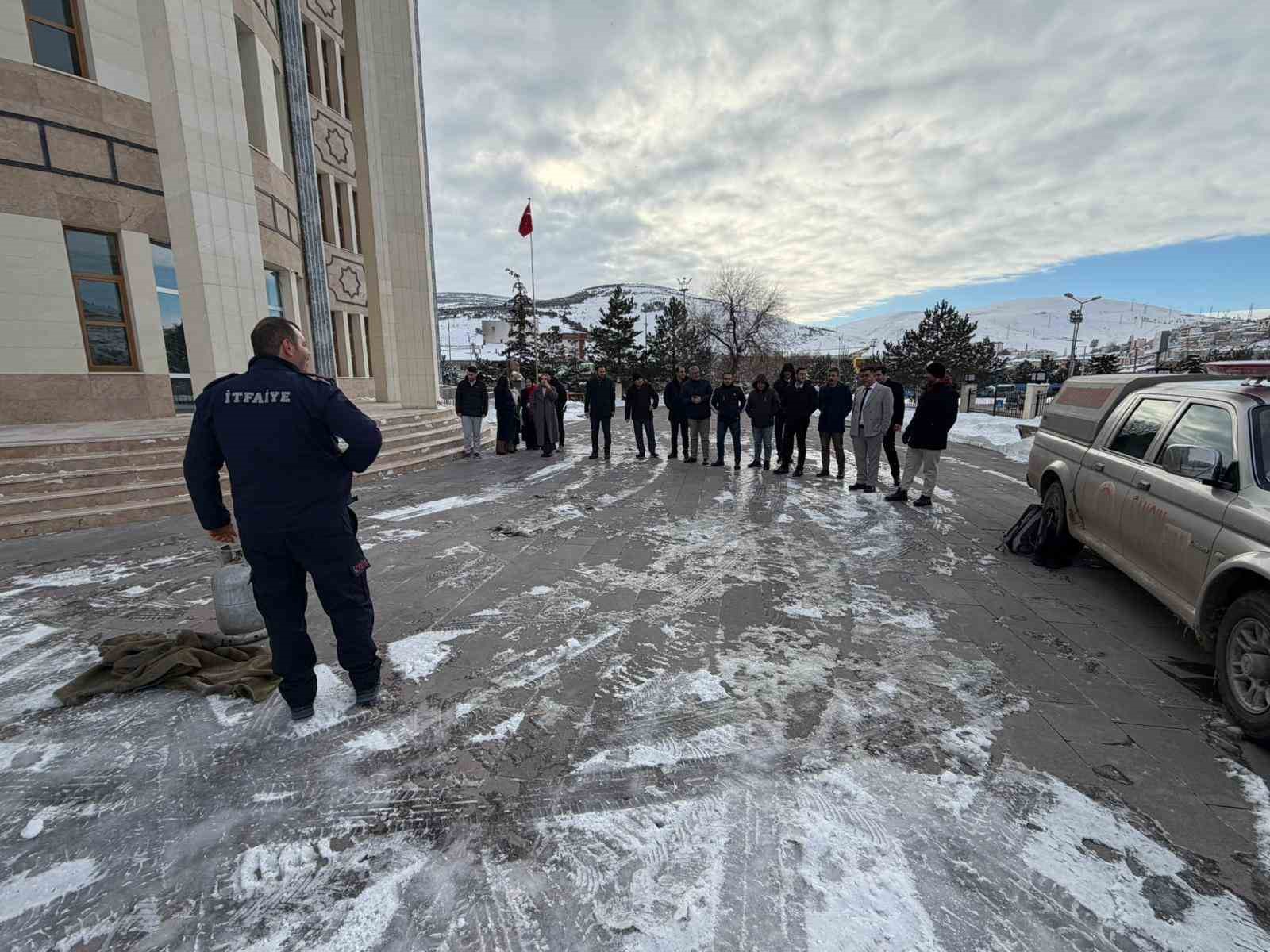 Bayburt’ta yangın eğitimleri sürüyor