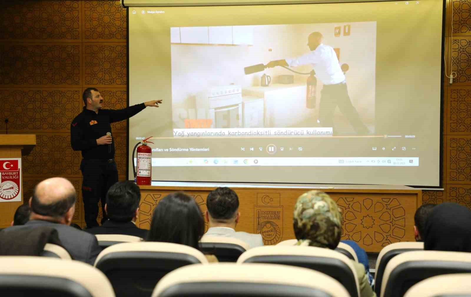 Bayburt’ta yangın eğitimleri sürüyor
